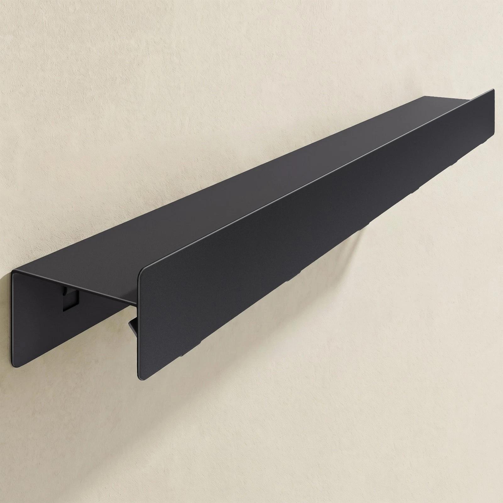 Schwarzer Badschrank